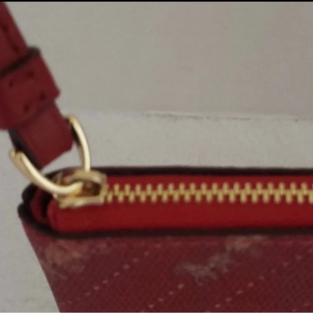 Coach Classic Horse & Carriage Wristlet Corner Zip